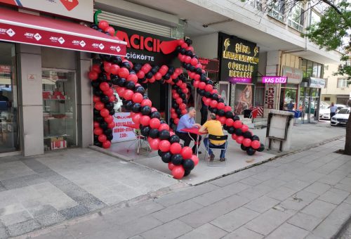 Balon zinciri süslemesi