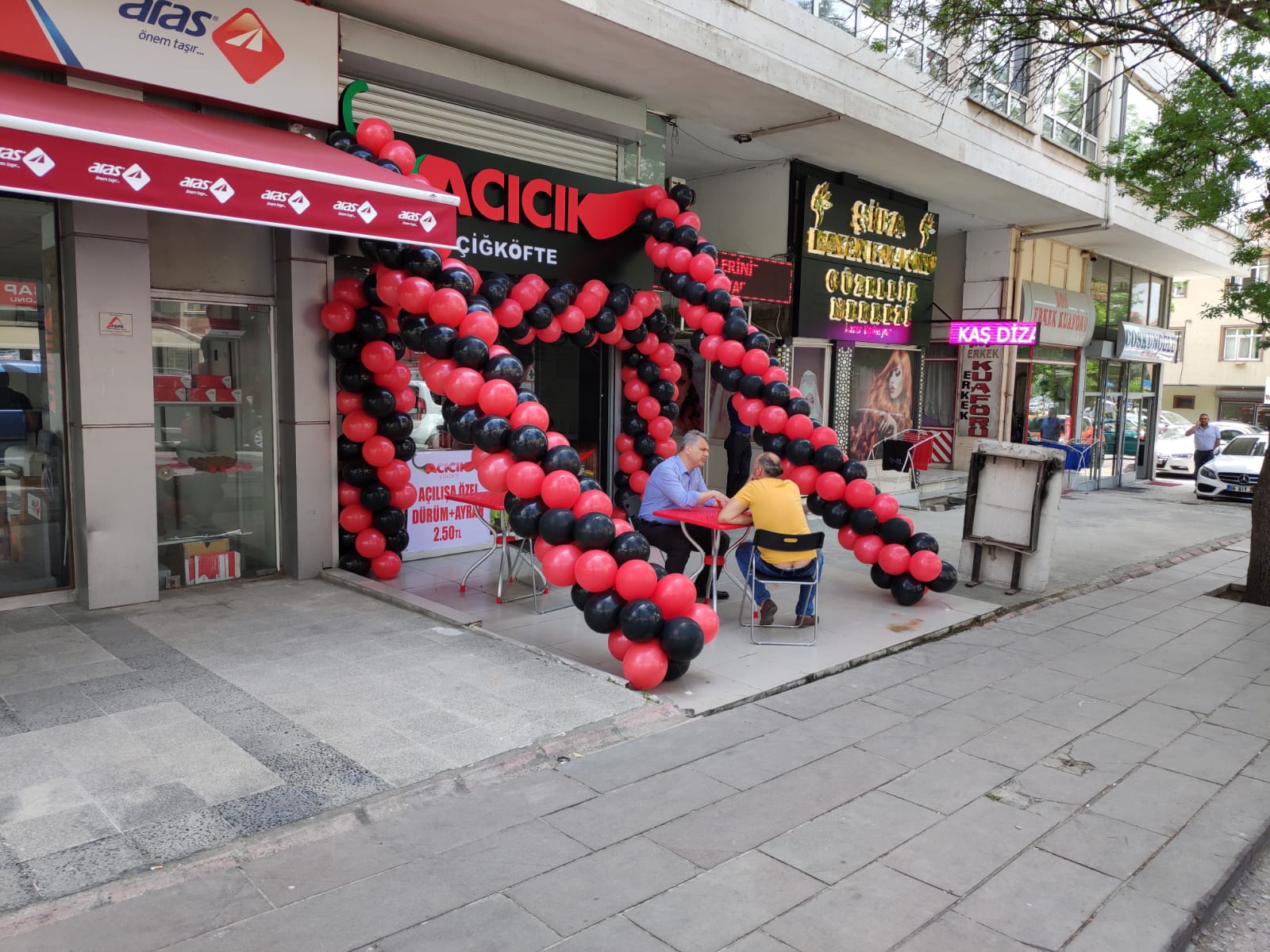 Balon zinciri süslemesi