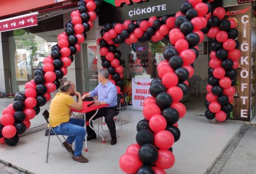 Özel Günlerde Balon Zinciri Süsleme